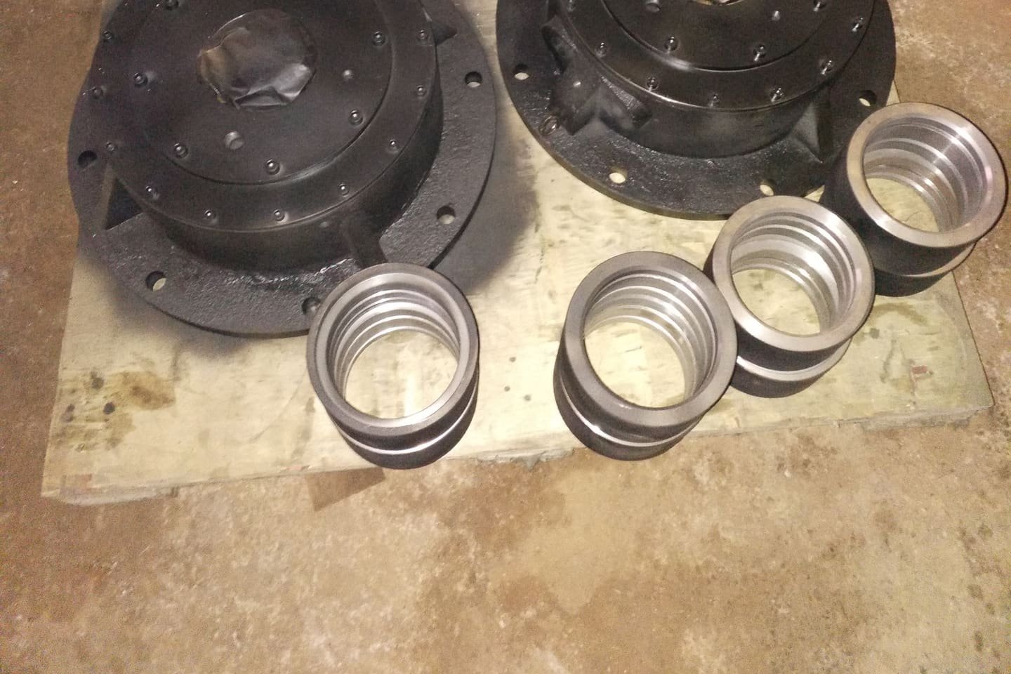 Batch of assembled mounted bearing units from the Runfeng archive